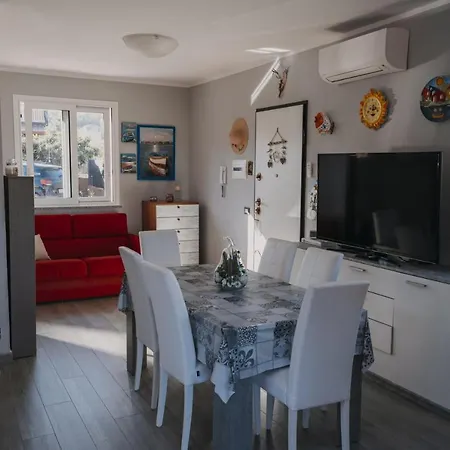 House Of The Three Lands טראביה